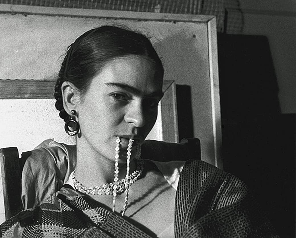 Lucienne_Bloch_Frida_Kahlo_1933._New_York_collezione_privata_Credit_Vintage_Space_Alamy_Stock_Photo_IPA.jpeg