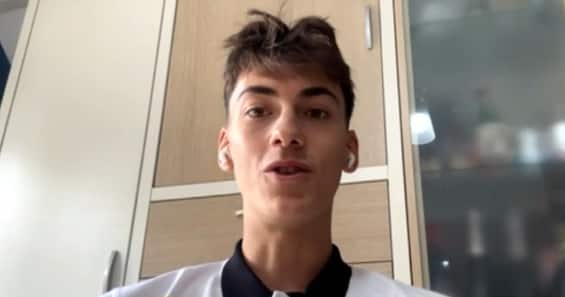 https://static.sky.it/editorialimages/cafcd58c8dbdeae03c9c46c898de6d6e6495910f/skysport/it/motori/motogp/video/2025/07/13/luca-lunetta-infortunio-rientro-intervista-video/lunetta_screen_intv_og.jpg?im=Resize,width=565