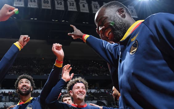 Draymond Green Lauds Trayce Jackson-Davis’ Altruism | NBA News