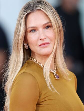 bar-rafaeli-3-venezia-red-carpet-2024-getty - 1