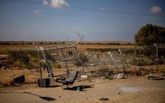 epa10927320 A photograph taken during an Israeli army media tour shows a destroyed gate following the Hamas attack on 07 October, in the kibbutz of Nir Oz, near the border with Gaza, Israel, 19 October 2023. More than 3,500 Palestinians and 1,400 Israelis have been killed according to the Palestinian Health authority and the Israel Defense Forces (IDF) since Hamas militants launched an attack against Israel from the Gaza Strip on 07 October. Israel has warned all citizens of the Gaza Strip to move to the south ahead of an expected invasion.  EPA/MARTIN DIVISEK