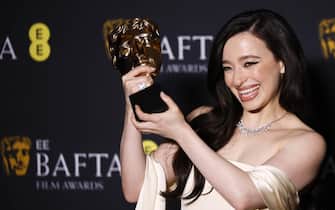 epa11901907 US actor Mikey Madison poses in the press room after winning the Best Actress award for 'Anora' during the BAFTA Film Awards at the Royal Festival Hall in London, Britain, 16 February 2025. The ceremony is hosted by the British Academy of Film and Television Arts (BAFTA).  EPA/TOLGA AKMEN