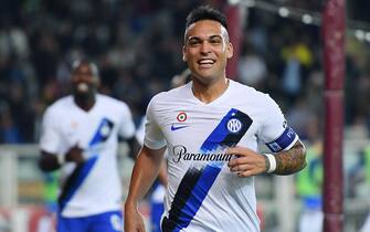 Inter's Lautaro Martinez score the gol (0-2) during the italian Serie A soccer match Torino FC vs Inter FC at the Olimpico Grande Torino Stadium in Turin, Italy, 21 october 2023 ANSA/ALESSANDRO DI MARCO