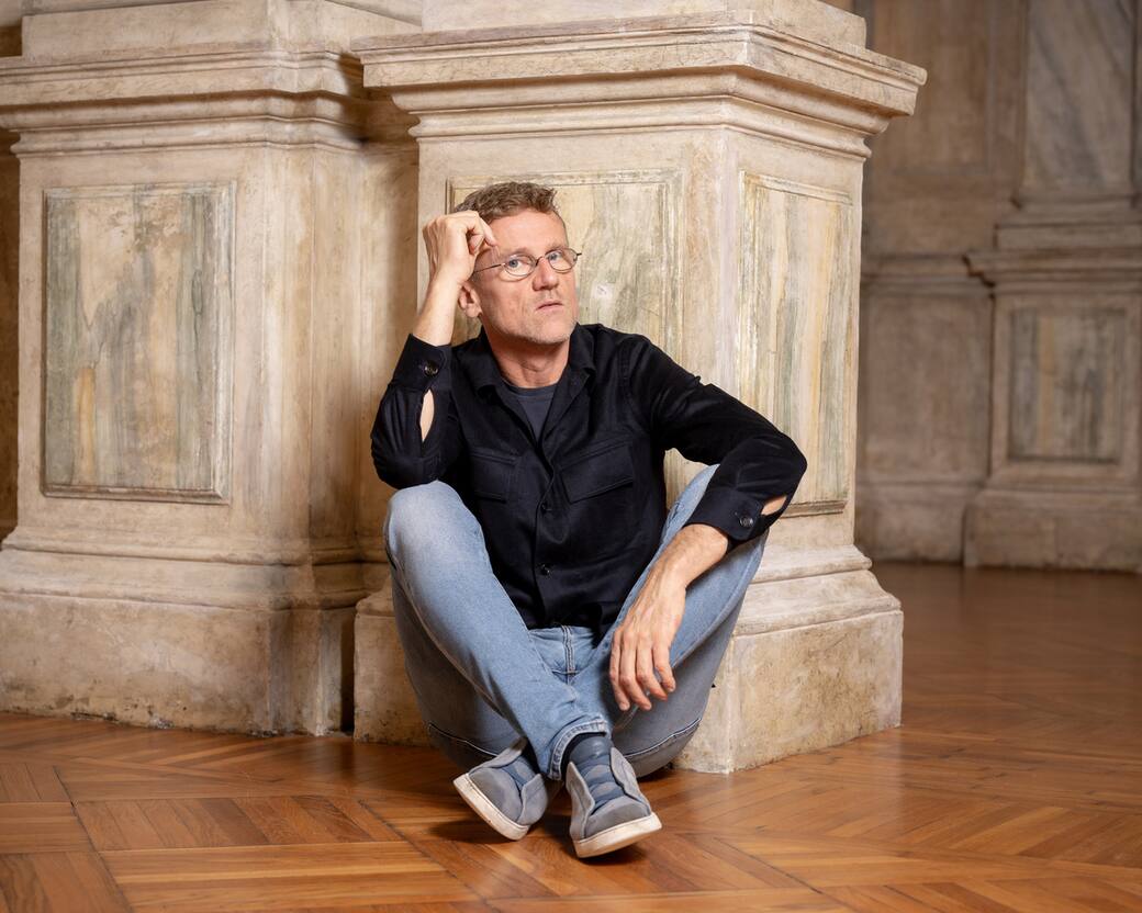 Carlo_Ratti_Curatore_Biennale_Architettura_2025_Phto_by_Andrea_Avezzu_4196.jpeg