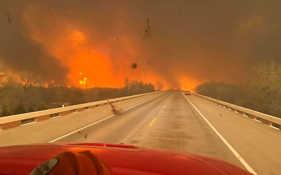 Vast fire in Texas, the second largest in its history. VIDEO Italian Post