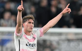 Juventus Dusan Vlahovic jubilates after scoring the gol (2-0) during the semifinal of the Coppa Italia soccer match Juventus FC vs SS Lazio at the Allianz Stadium in Turin, Italy, 2 april 2024 ANSA/ALESSANDRO DI MARCO
