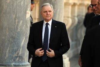 Alla camera ardente di Napolitano anche il governatore della Banca d'Italia Ignazio Visco