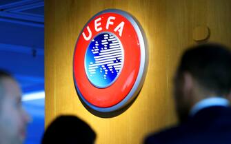 epa09143821 (FILE) - The UEFA logo on display after the meeting of the UEFA Executive Committee at the UEFA headquarters in Nyon, Switzerland, 07 December 2017 (re-issued on 18 April 2020). The UEFA released a statement on 18 April 2021 condemning a proposal to form a breakaway European super league after learning that a few English, Spanish and Italian clubs are planning to announce the creation of such a league.  EPA/LAURENT GILLIERON *** Local Caption *** 55997737