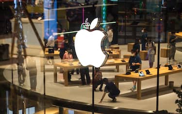 A closer view of the brand new Apple Store at Central World during the first day opening event. (Photo by Guillaume Payen / SOPA Images/Sipa USA)