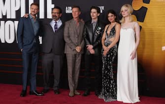 02-a-complete-unknown-cast-red-carpet-los-angeles-ipa - 1