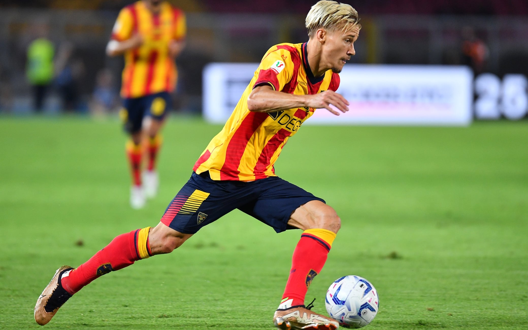 Chi è Pontus Almqvist, l'uomo in più del Lecce in questo avvio di stagione  | Sky Sport