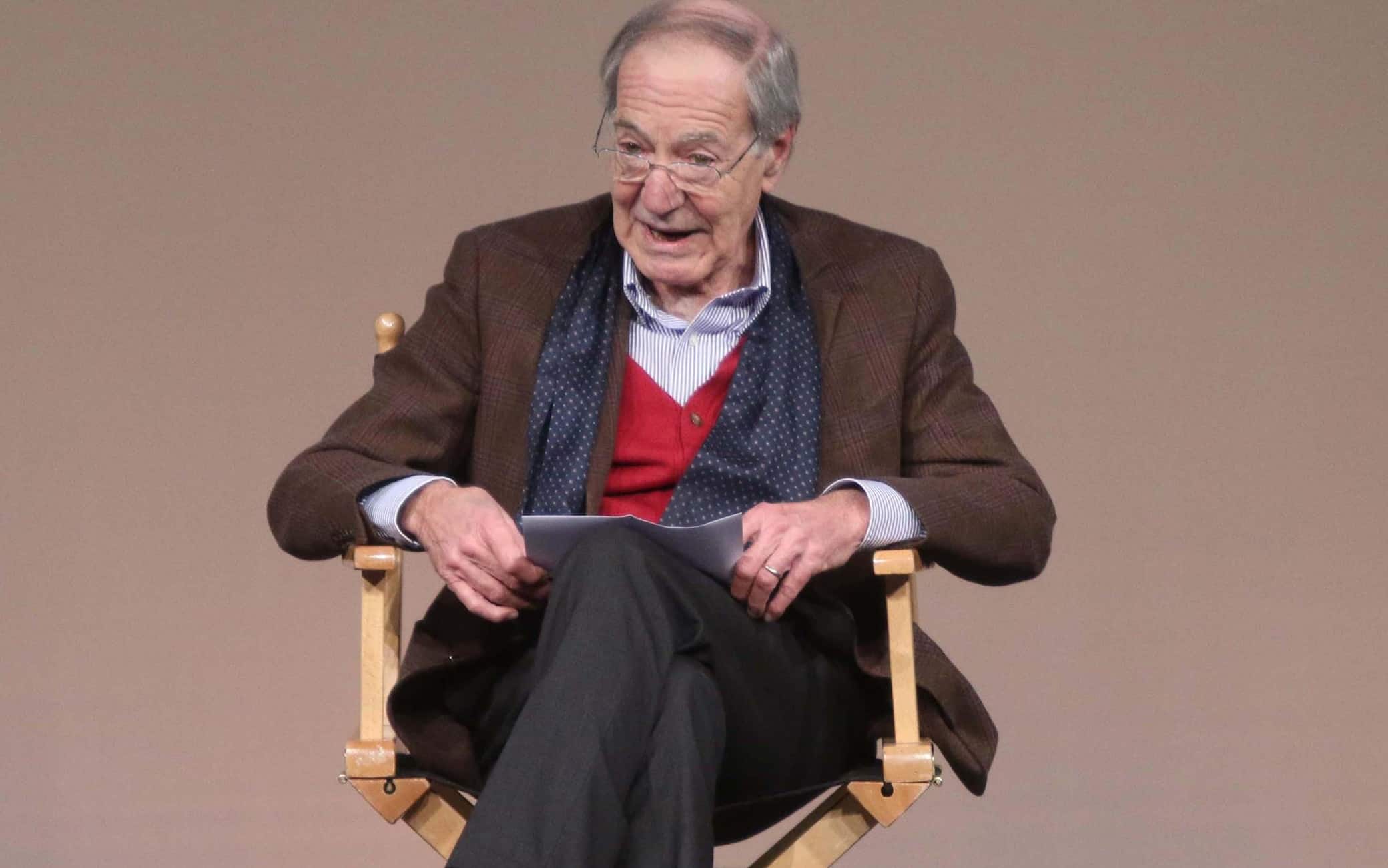 Salvatore Veca interviene al comizio di Giuseppe Sala per Noi, Milano al Teatro Strehler per la candidatura alle primarie per il Sindaco di Milano del Pd. Milano, 16 gennaio 2016.  ANSA/STEFANO PORTA