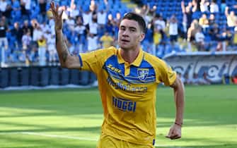 Matias Soule' of Frosinone celebrates after scoring 2-0 goal during the Serie A soccer match between Frosinone Calcio and Hellas Verona FC at Benito Stirpe stadium in Frosinone, Italy, 8 October 2023. ANSA/FEDERICO PROIETTI