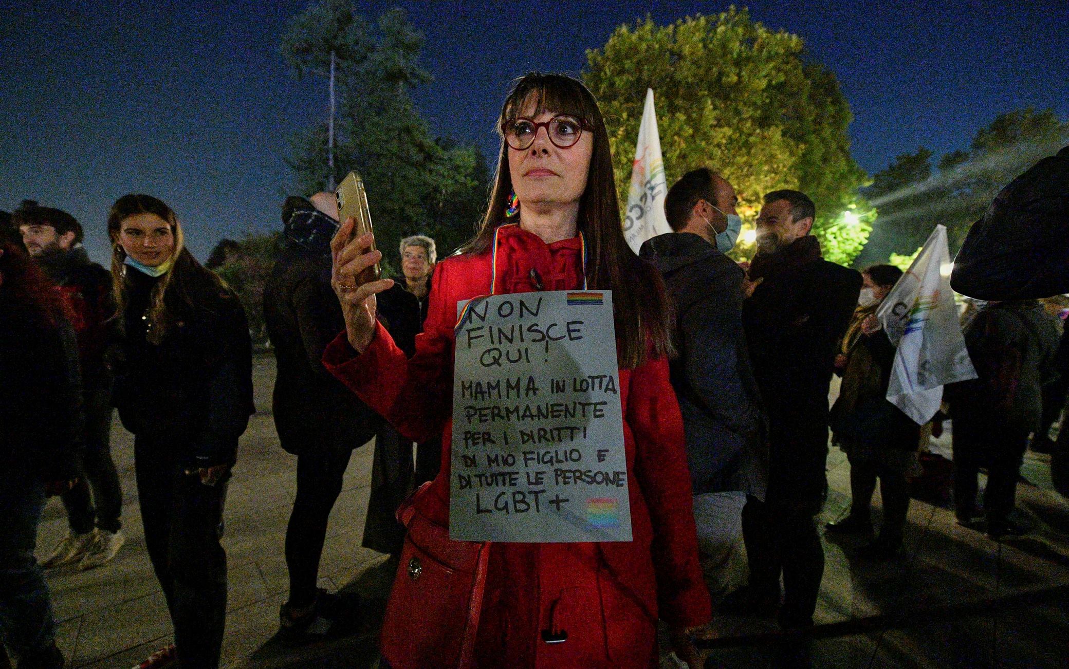 Ddl Zan, la manifestazione contro la bocciatura a Milano