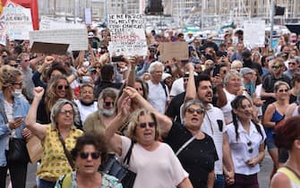 Green pass, proteste in Francia per le misure introdotte da Macron