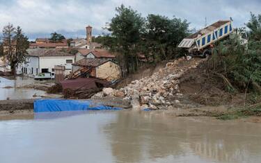  Inondazioni in Emilia-Romagna. Nella notte il fiume Lamone ha tracimato dal cantiere di ricostruzione dell' argine allagando la zona rossa di Traversara.Foto Fabrizio Zani / Pasquale Bove
