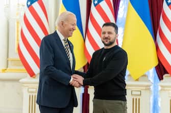 A un anno dall'inizio della guerra, Biden ha fatto una visita a sorpresa a Kiev