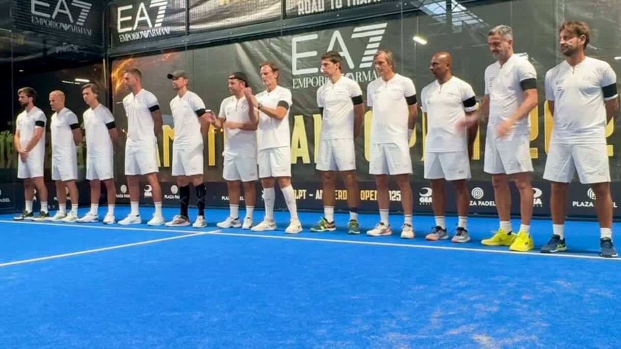 Giorgio Armani ricordato all'EA7 World Legends Padel Tour | Video Sky Sport