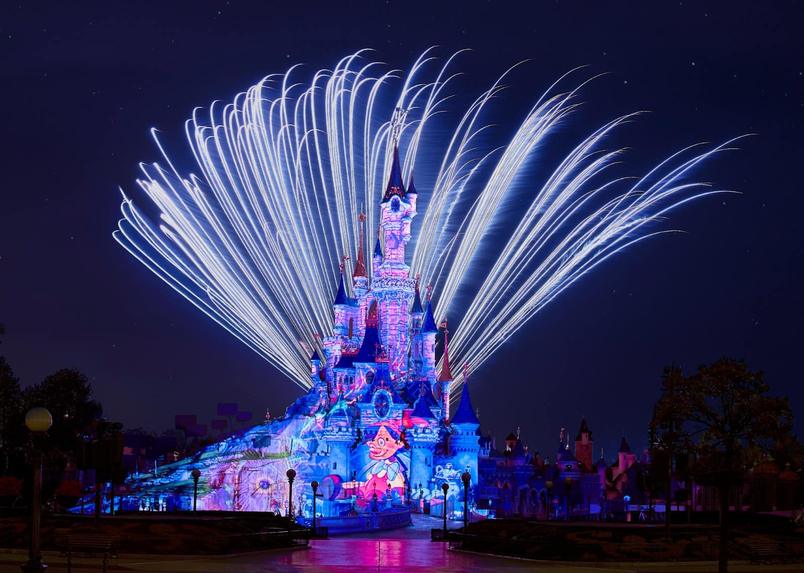 Lo spettacolo di Disney Tales of Magic Lo spettacolo di Disney Tales of Magic