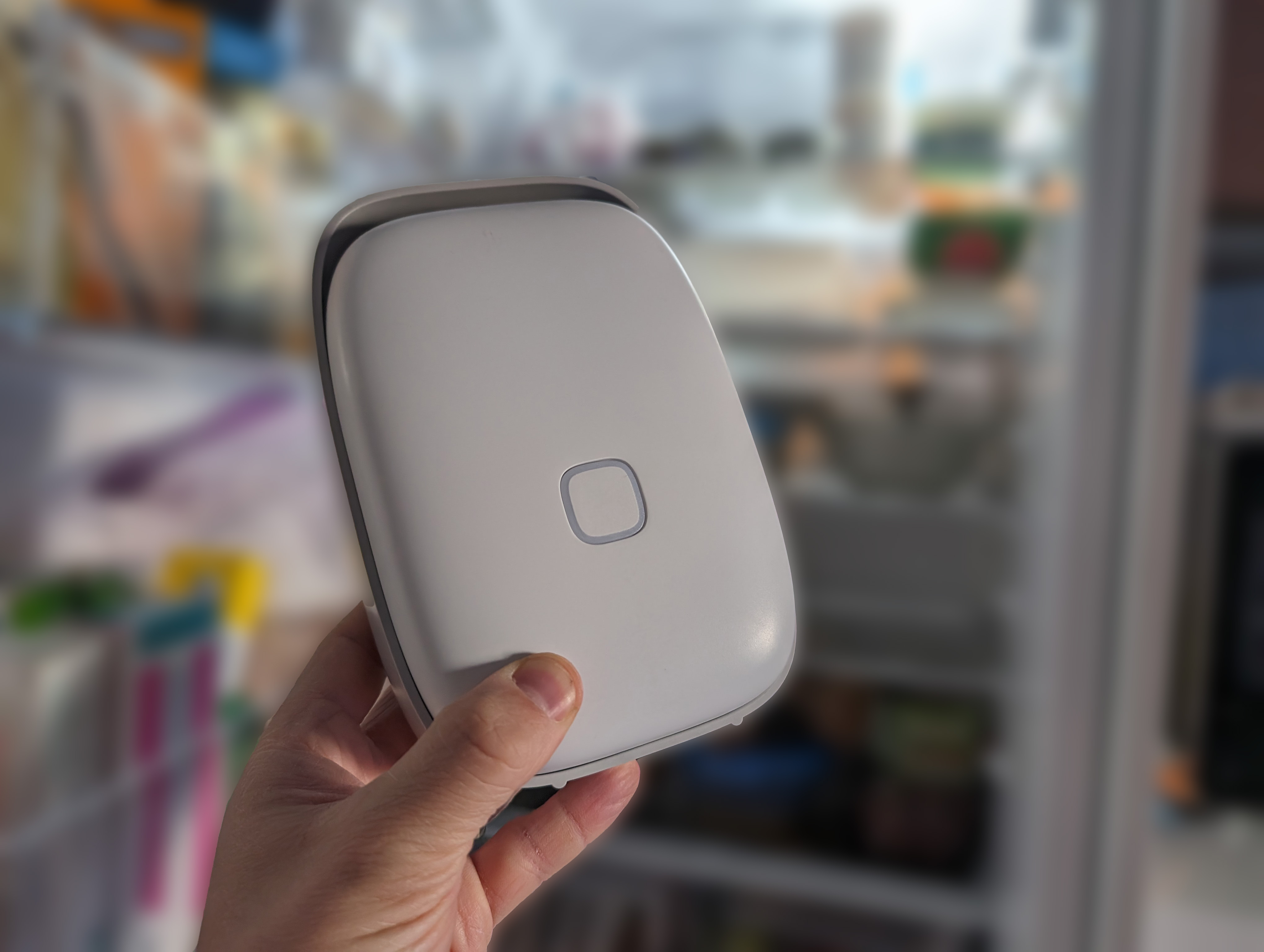 Shelfy, the device that makes the refrigerator smart and helps you