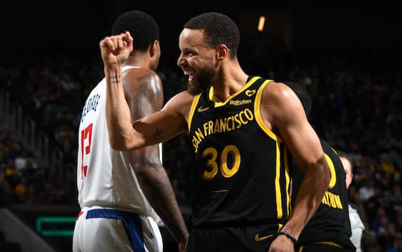 NBA, Golden State esulta: Steph Curry torna ad allenarsi, può rientrare coi  Lakers | Sky Sport