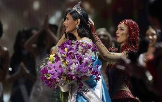epa10983792 Miss Nicaragua Sheynnis Palacios reacts after being crowned as Miss Universe during the coronary ceremony in San Salvador, El Salvador, 18 November 2023. Palacios became the first Central American to win the contest, succeeding R'Bonney Gabriel from the US.  EPA/Rodrigo Sura