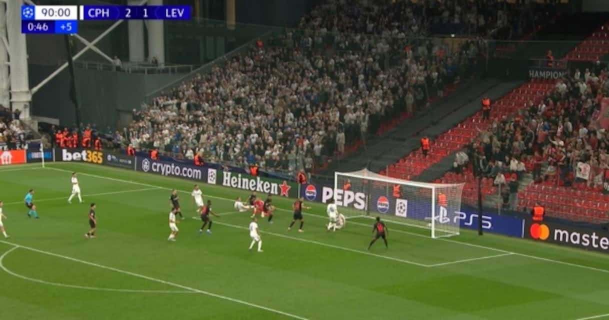 https://static.sky.it/editorialimages/cee8d211d55e3706d9947185d08a0f73d09f442d/skysport/it/calcio/champions-league/video/2025/09/18/copenaghen-bayer-leverkusen-autogol-hatzidiakos-1036959/hatzidiakos_autogol_copenaghen_bayer_og_image.jpg?im=Resize,width=1218