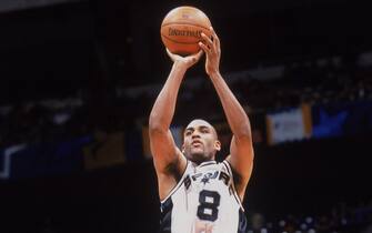 19 Dec 2001:  Guard Steve Smith #8 of the San Antonio Spurs shoots over Steve Kerr #25 of the Portland Trail Blazers during the NBA game at the Alamodome in San Antonio, Texas.  The Spurs defeated the Trail Blazers 97-79.  NOTE TO USER: User expressly acknowledges and agrees that, by downloading and/or using this Photograph, User is consenting to the terms and conditions of the Getty Images License Agreement. Mandatory copyright notice: Copyright 2001 NBAE Mandatory Credit: Glenn James /NBAE/Getty Images