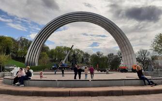 ++ Kiev 'decapita' statua amicizia Ucraina-Russia ++