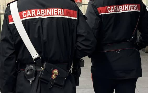 rapina al centro logistico di lacchiarella spari camion in fiamme e chiodi per la fuga