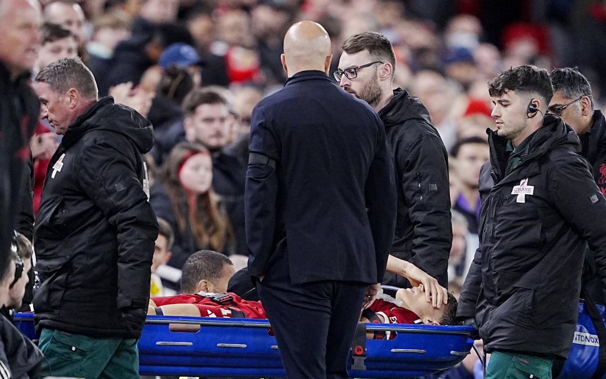 Leoni esce in barella per infortunio in Liverpool Southampton di EFL Cup.  Le news | Sky Sport
