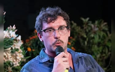 Willie Peyote durante Willie Peyote intervistato da Giuseppe Civati - Passaggi Festival 2021, Intervista artista italiano in Fano, Italia, 22 giugno 2021