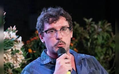 Willie Peyote durante Willie Peyote intervistato da Giuseppe Civati - Passaggi Festival 2021, Intervista artista italiano in Fano, Italia, 22 giugno 2021