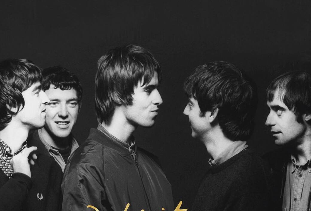 Definitive_Oasis_-_Un_dettaglio_della_copertina.jpg