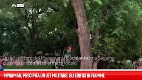 Myanmar, precipita un jet militare: gli edifici in fiamme