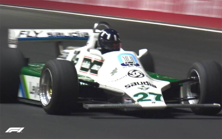 Damon Hill, campione del mondo nel 1996, ha girato a Jeddah con la FW07, la leggendaria monoposto che ha regalato il titolo iridato ad Alan Jones nel 1980