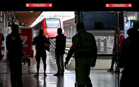 Sciopero 6 maggio, ritardi e treni cancellati in tutta Italia. Sindacati: "Adesione 90%"