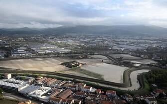 Una veduta aerea di Campi Bisenzio il giorno dopo l esondazione del Bisenzio Firenze, 4 Novembre 2023.
An aerial view of Campi Bisenzio the day after the Bisenzio flood, in Campi Bisenzio (Florence), Italy, 4 November 2023.
ANSA/CLAUDIO GIOVANNINI