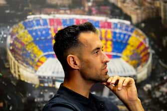 epa10663159 FC Barcelona's Sergio Busquets poses during an interview with EFE news agency in Barcelona, Spain, 30 May 2023. Busquets, who announced three weeks ago that he is leaving FC Barcelona, shuffles offers to play in a team from the United States, Saudi Arabia and other countries before hanging up his boots and anticipates that, after his retirement, he would like to train as a coach to start and a new stage in the benches.  EPA/Enric Fontcuberta