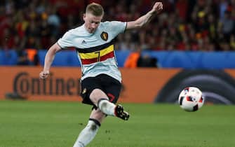 epa05402272 Kevin De Bruyne of Belgium in action during the UEFA EURO 2016 quarter final match between Wales and Belgium at Stade Pierre Mauroy in Lille Metropole, France, 01 July 2016.

(RESTRICTIONS APPLY: For editorial news reporting purposes only. Not used for commercial or marketing purposes without prior written approval of UEFA. Images must appear as still images and must not emulate match action video footage. Photographs published in online publications (whether via the Internet or otherwise) shall have an interval of at least 20 seconds between the posting.)  EPA/ABEDIN TAHERKENAREH   EDITORIAL USE ONLY