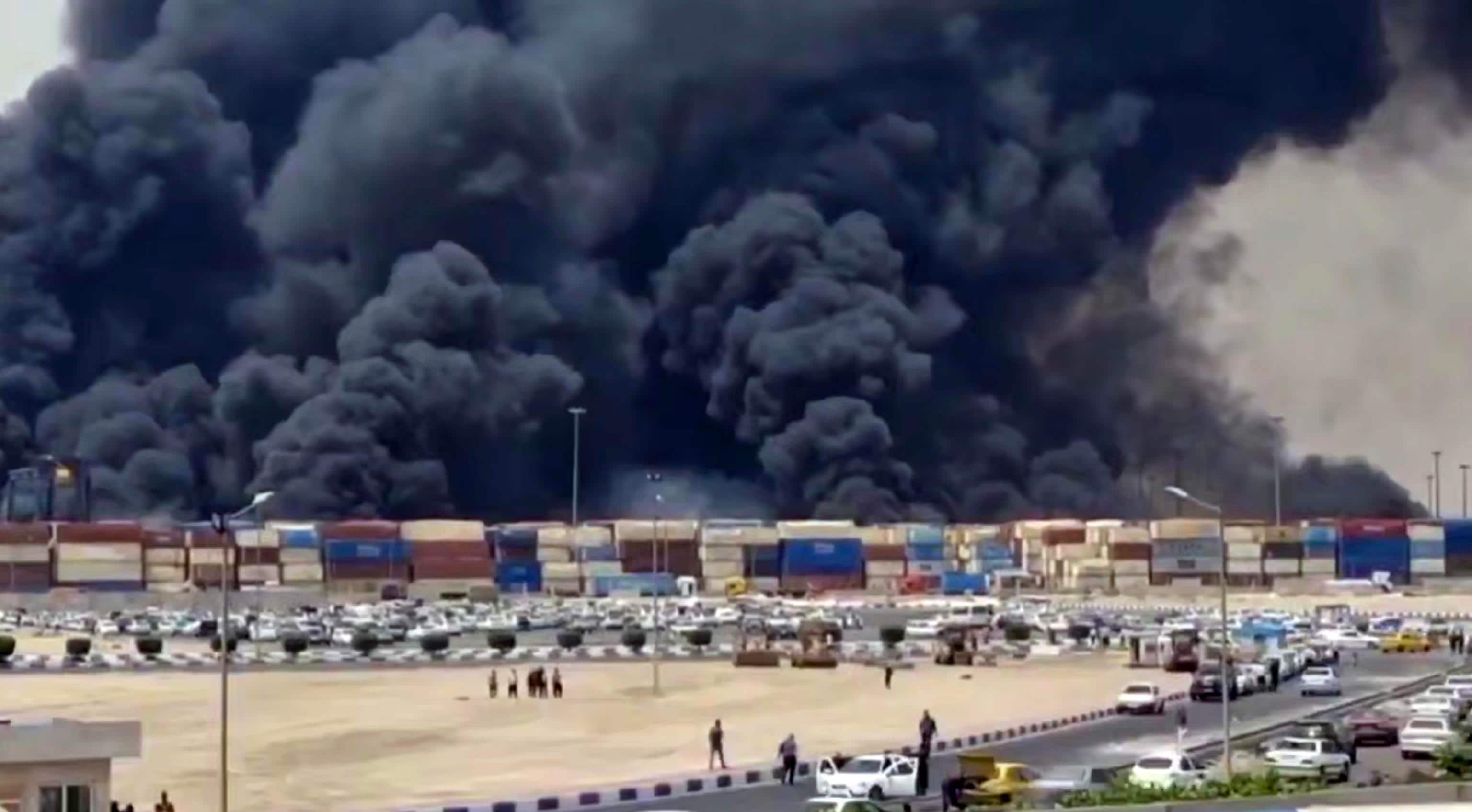 L'esplosione al porto di Bandar Abbas