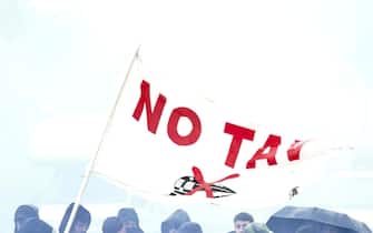 Manifestazione dei gruppi ambientalisti e No Tav per protestare contro il G7 sull'ambiente in svolgimento a Venaria Reale. Torino 28 aprile 2024 ANSA/TINO ROMANO