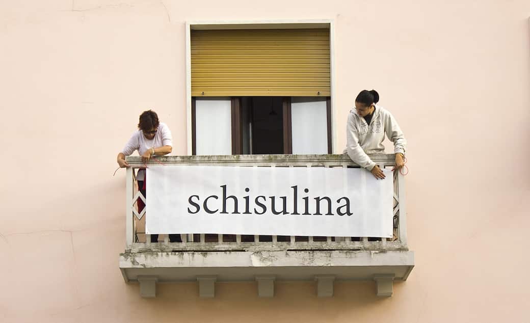 Parole_al_balcone”_opera_di_Sabrina_D_Alessandro_per_il_Premio_Suzzara_2018._Courtesy_l_artista.jpg