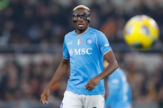 ROME, ITALY - DECEMBER 23: Victor Osimhen of SSC Napoli looks on during the Serie A TIM match between AS Roma and SSC Napoli at Stadio Olimpico on December 23, 2023 in Rome, Italy. (Photo by Matteo Ciambelli/DeFodi Images via Getty Images)