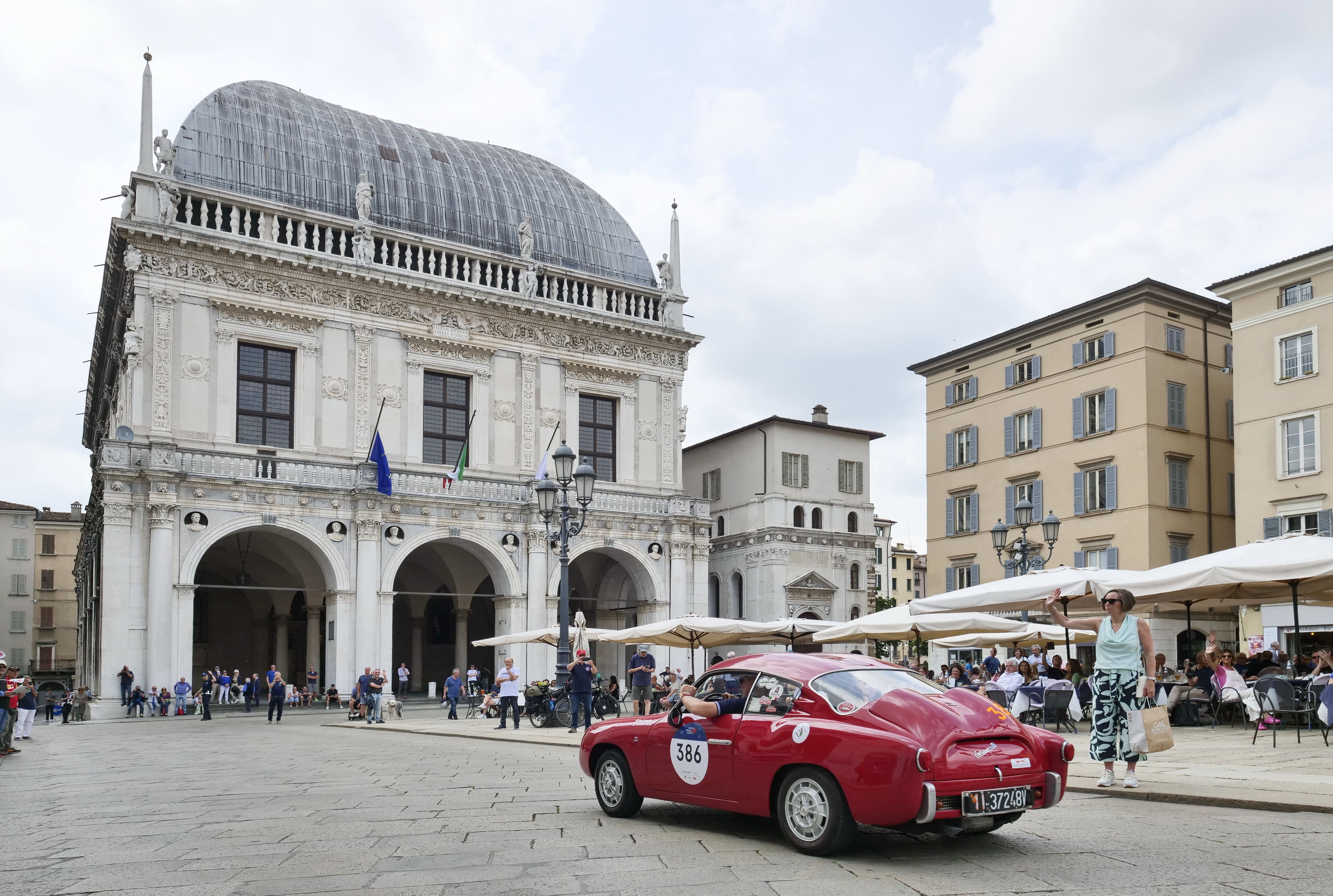 Mille Miglia 2023, oggi la seconda tappa da Cervia a Roma | Sky TG24