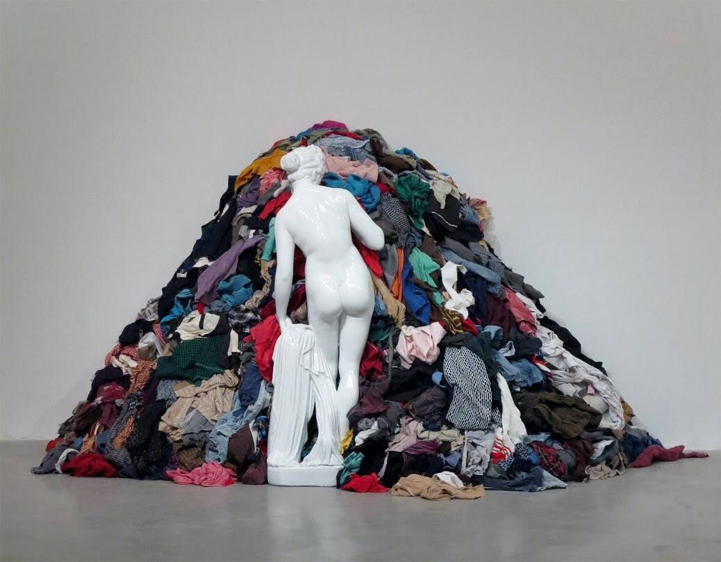 Michelangelo_Pistoletto_Venere_degli_stracci_1967_cemento_smalto_stracci_photo_courtesy_Galleria_Continua_San_Gimignano.jpg
