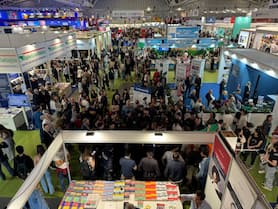 Crosetto contestato da Pro Pal al Salone del libro di Torino