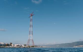 Messina - le spiagge di Messina e provincia. In foto le acque dello stretto di Messina e l'area di Capo Peloro, considerata la spiaggia più bella d'Italia dal National Geographic e dove poggerebbe uno dei piloni del ponte sullo stretto (Messina - 2024-02-16, Francesco Algeri) p.s. la foto e' utilizzabile nel rispetto del contesto in cui e' stata scattata, e senza intento diffamatorio del decoro delle persone rappresentate