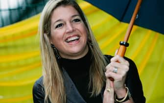 AMSTERDAM, THE NETHERLANDS - OCTOBER 18:  Dutch Princess Maxima visits the 'Continental Sport' Youth Sports Prevention Project October 18, 2004 in Amsterdam South East, The Netherlands. As patron of the Dutch Orange Fund, the princess awarded 15,000 Euro prize to Continental Sport for its initiatives in the field of social cohesion among youngsters. (Photo by Michel Porro/Getty Images) 

 *** Local Caption *** Princess Maxima