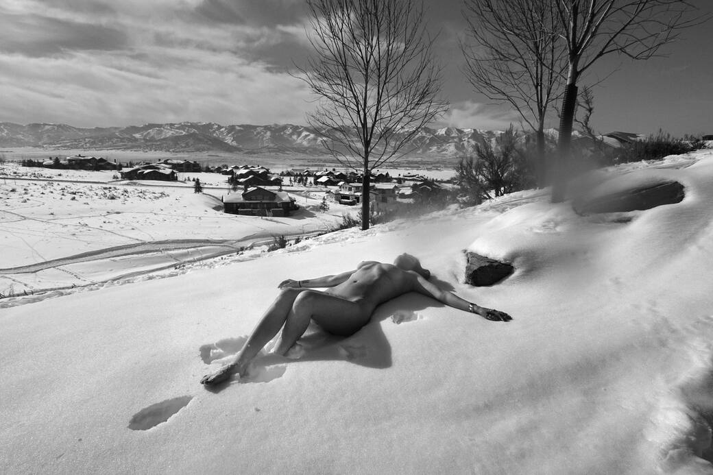 12_Letizia_Battaglia_Nuda_sulla_neve_Utah_2019_Courtesy_Archivio_Letizia_Battaglia.jpg